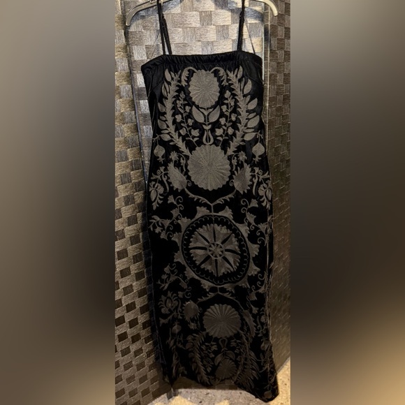 Velvet Embroidered Black Maxi Dress – Size Medium